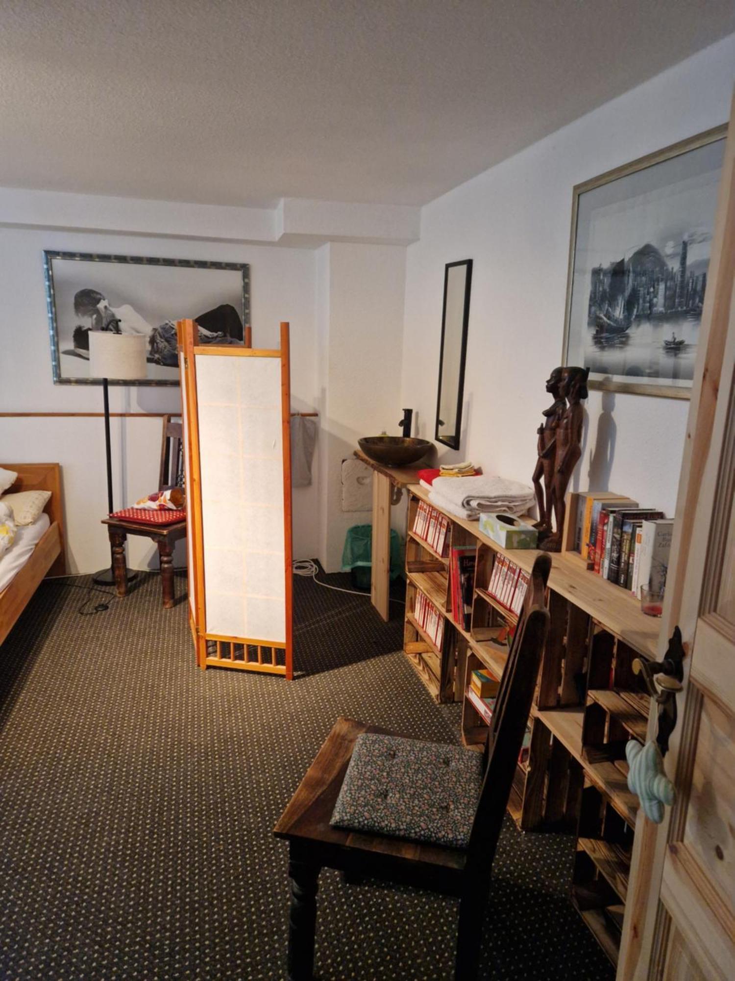 Grosses Gemuetliches Zimmer Mit Eigener Dusche Und Sauna Auf Wunsch Rheinstetten Dış mekan fotoğraf